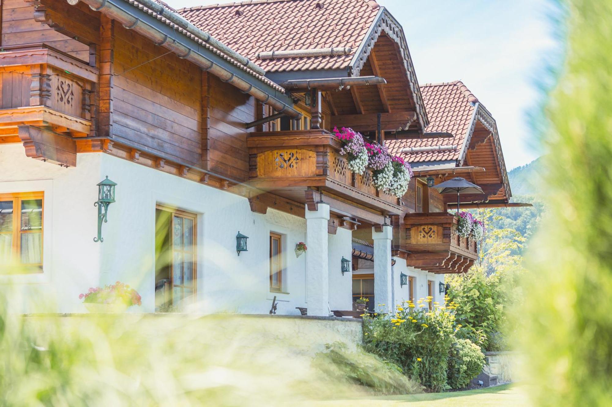 Ferienwohnung Schossleitner - Der Wohlfuehl-Ansitz Am Wolfgangsee Mit Weitblick ザンクト・ギルゲン エクステリア 写真