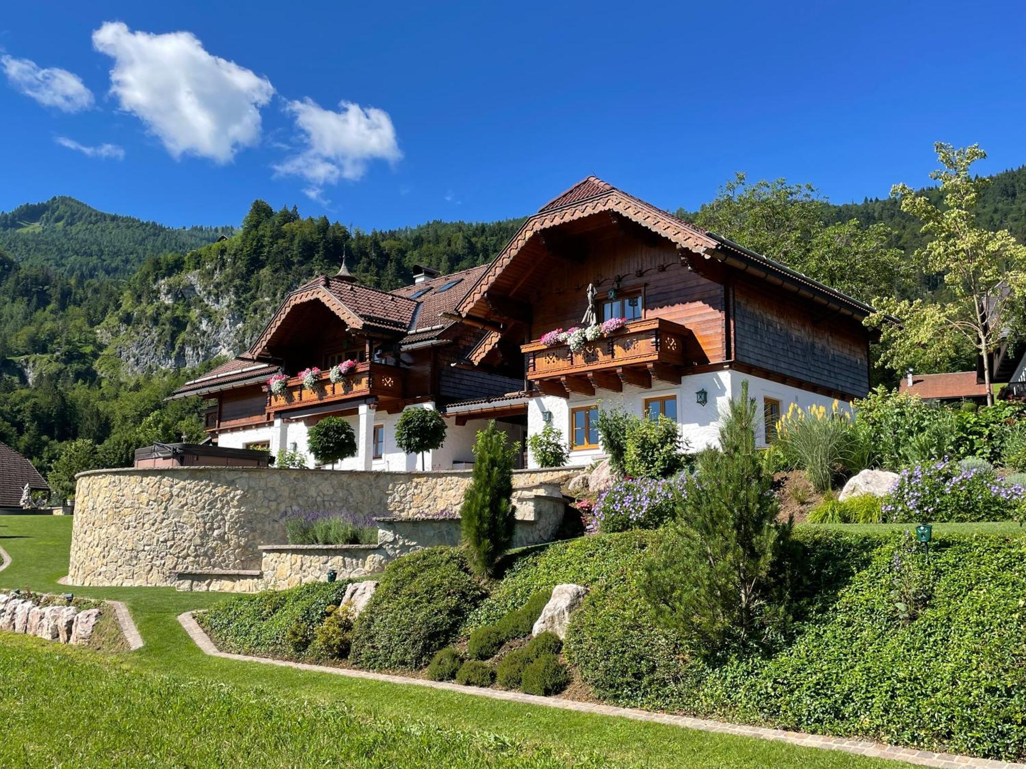 Ferienwohnung Schossleitner - Der Wohlfuehl-Ansitz Am Wolfgangsee Mit Weitblick ザンクト・ギルゲン エクステリア 写真